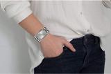 Guess mod Heavy Metal Womens Analog Quartz Watch with Stainless Steel Bracelet W1121L1